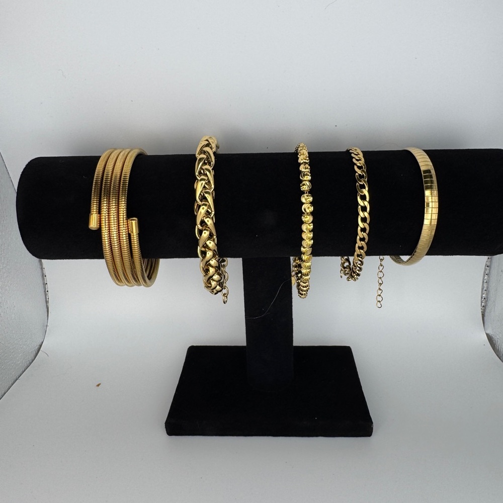 Gold Tone Women's Bracelet Set - Elegant Stackable Bangles